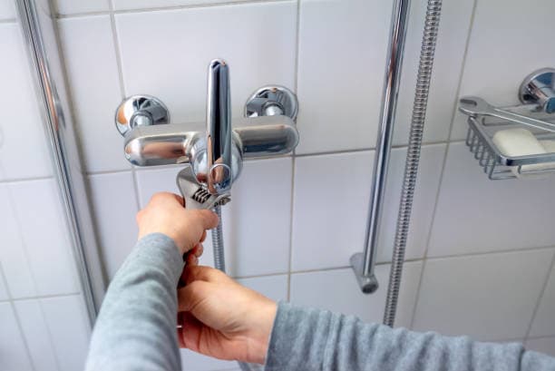 Elegante Badarmatur mit hochwertiger Verarbeitung für ein sauberes und zeitgemäßes Design.